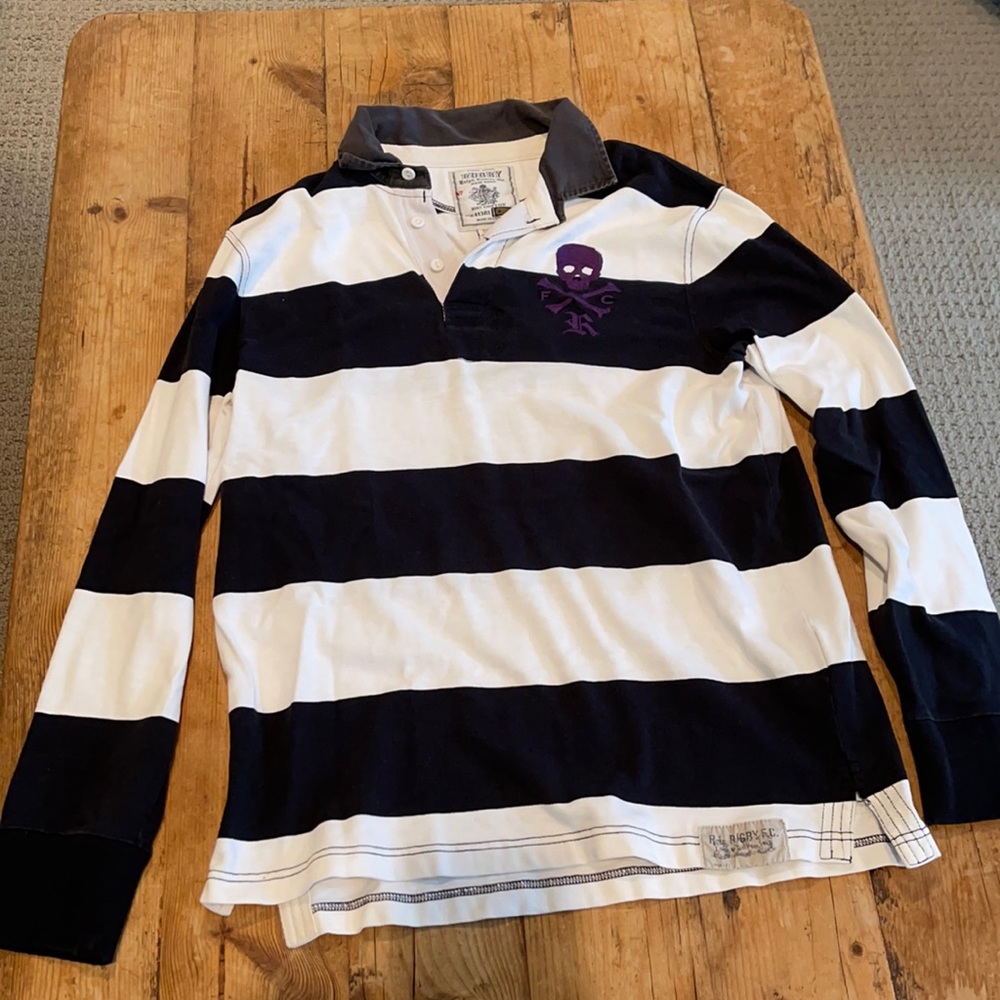 Selling a white and blue Ralph Lauren polo in a size medium